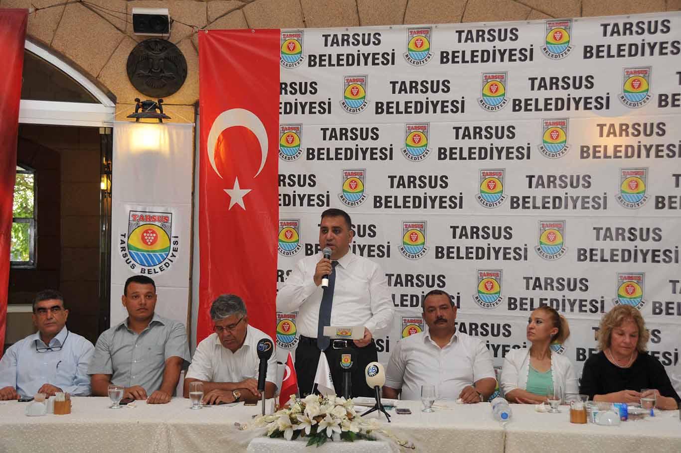 Tarsus'taki siyasi partiler darbeye karşı birleşti